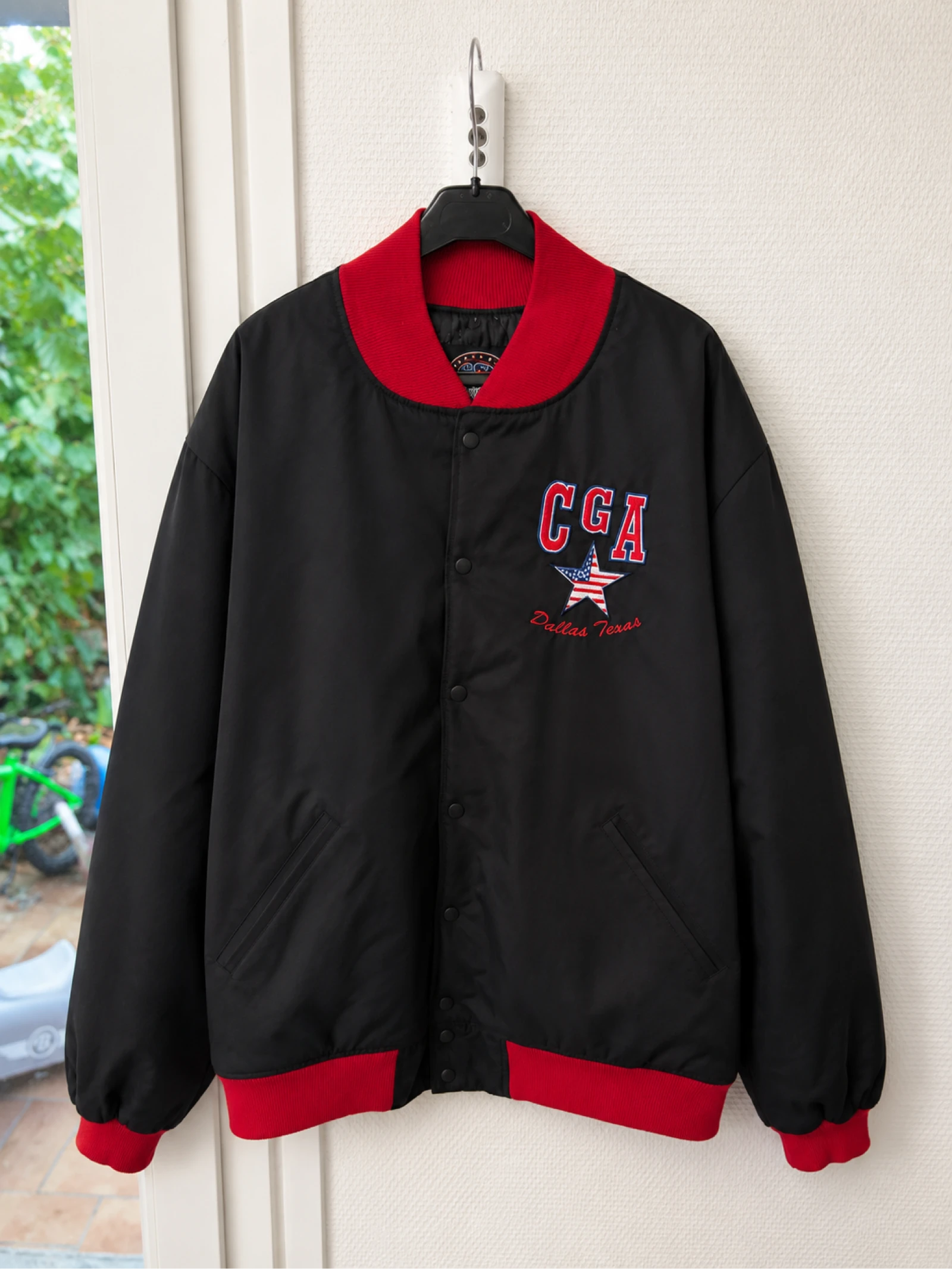 Veste Teddy CGA National Champion Dallas Texas noire/rouge – Style varsity